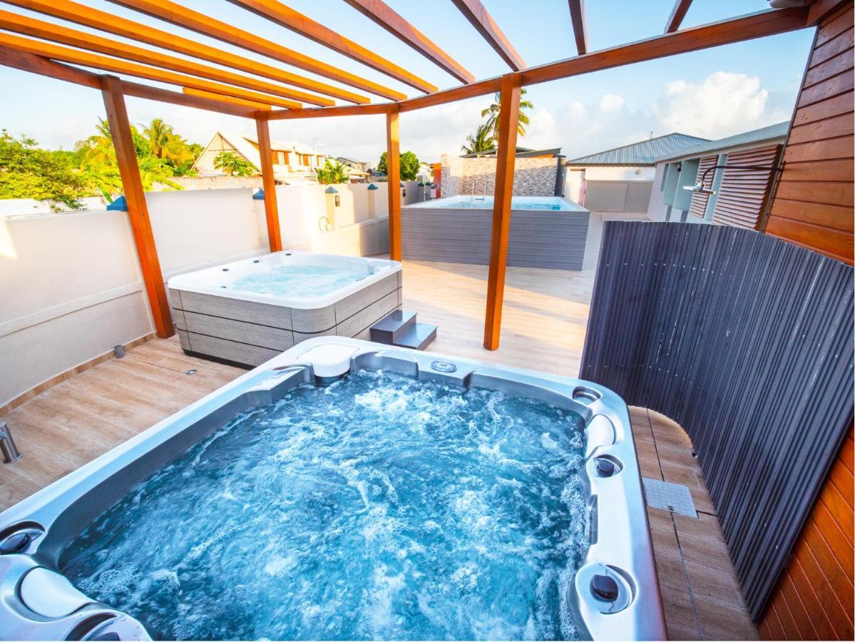 Evasion En Plein Coeur De La Ville T2 Jacuzzis Sauna Et Piscine Au Centre De Port-Louis Eksteriør bilde